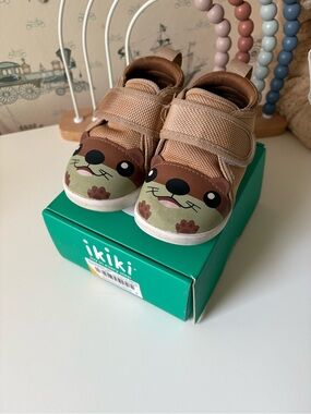 Ikiki Kids Brown Otter-Print Velcro Sneakers